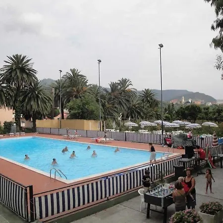 Tigullio & Kamp alanı 3*