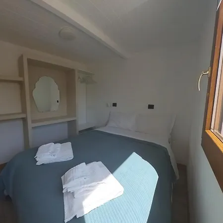 Tigullio & אתר קמפינג ססטרי לבאנטה